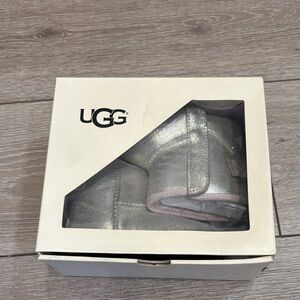 UGG Kids Silver Boots with Bows size 4/5
